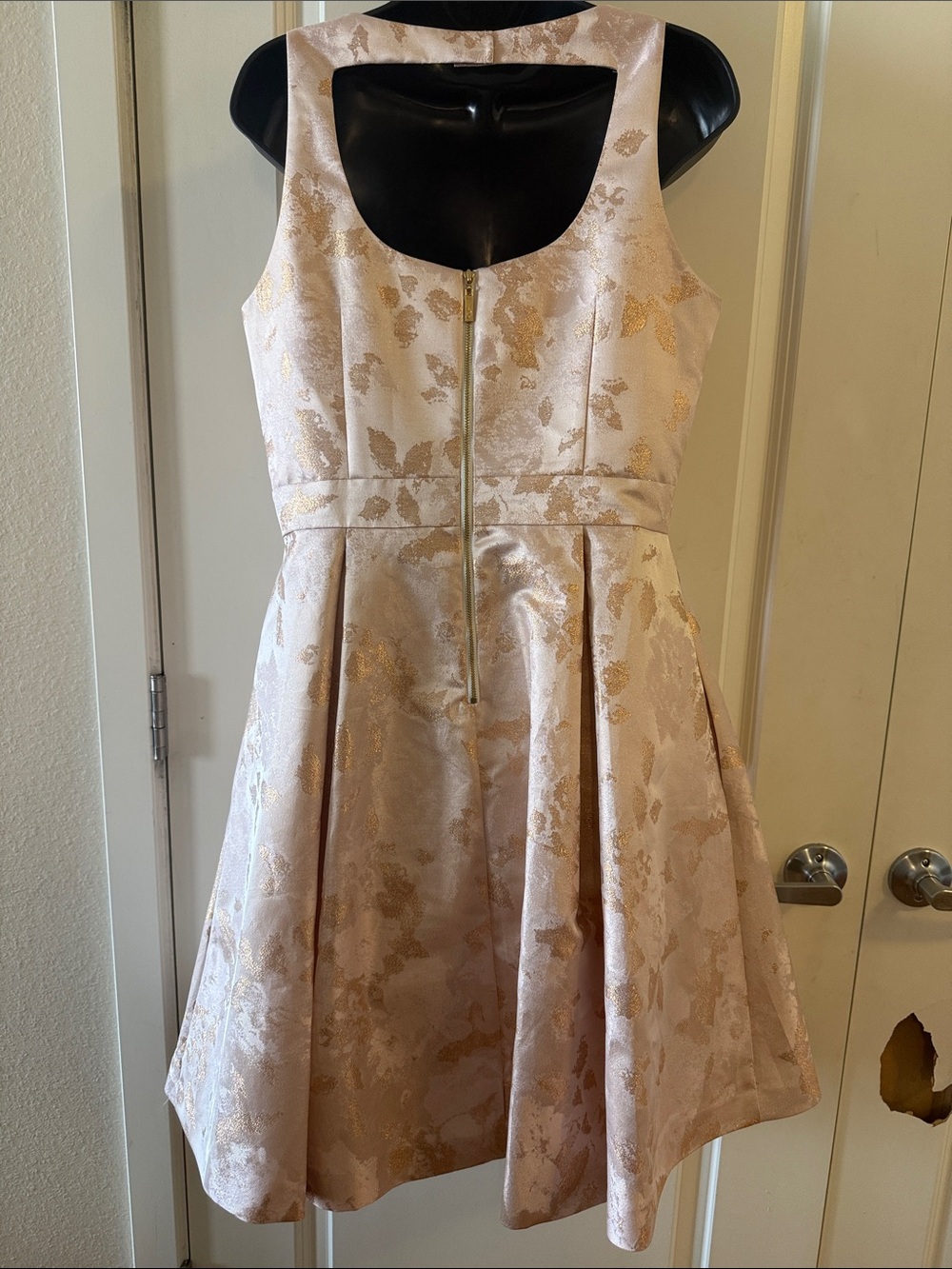 Eliza J Women’s Blush Pink & Gold Jacquard Party Dress with Embellished Belt 10 - Picture 5 of 10